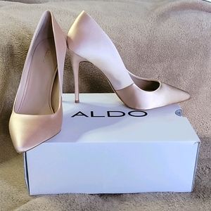 Aldo satin heel